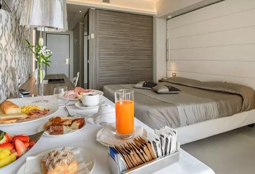 اتاق لوکس با چشم‌انداز دریا, Mec Paestum