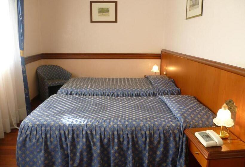 اتاق راحتی سه تخته, Minerva