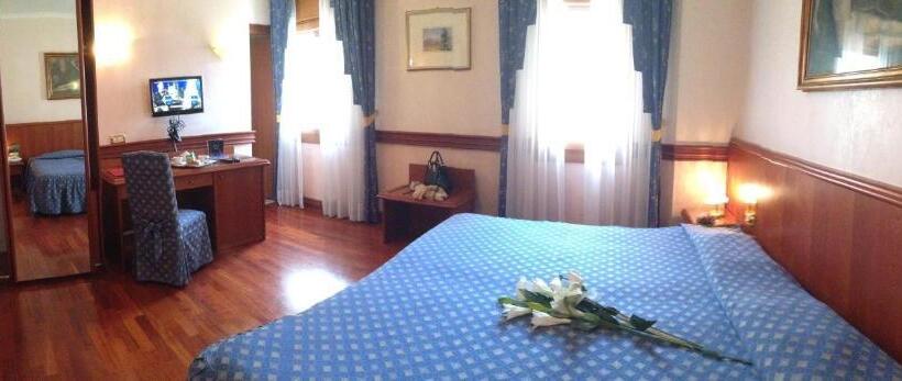 اتاق خانوادگی, Minerva