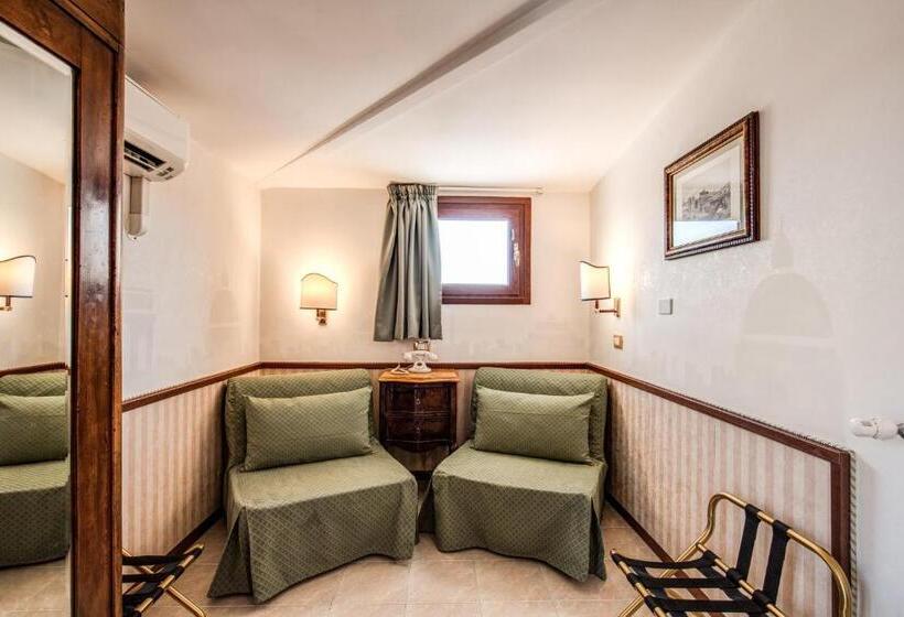 Junior Suite con Terrazza, Pacific