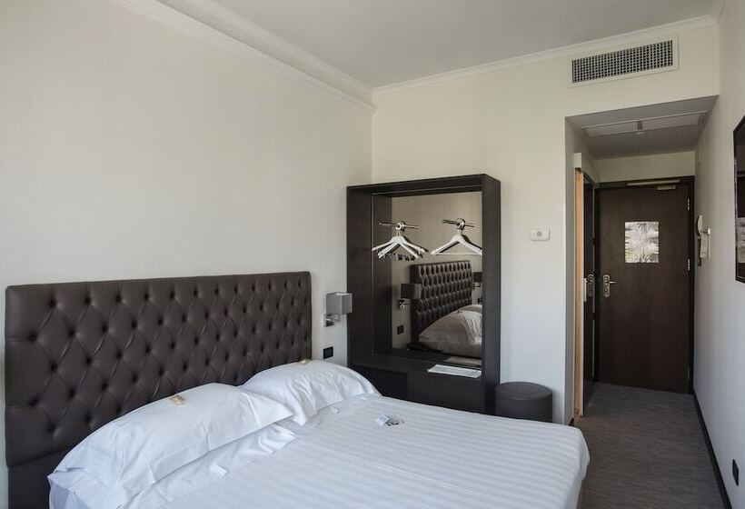 Классический Номер, Plaza