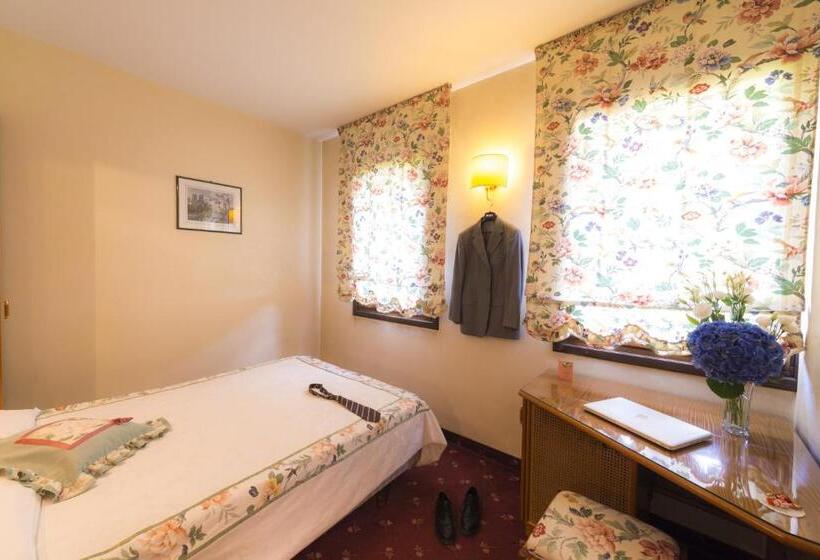 스탠다드 룸, Relais Leon D'oro