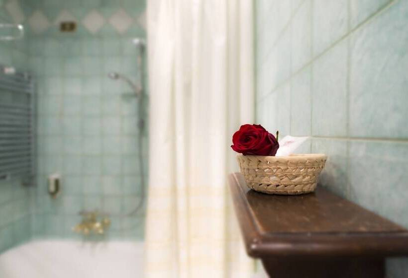 스탠다드 트리플 룸, Relais Leon D'oro