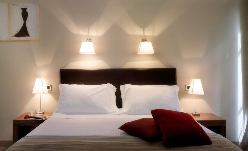 Suite, Sina Maria Luigia