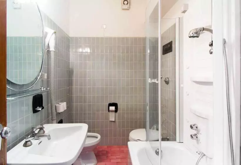 コンフォートルーム, Excelsior Hotel Cimone Lowcost