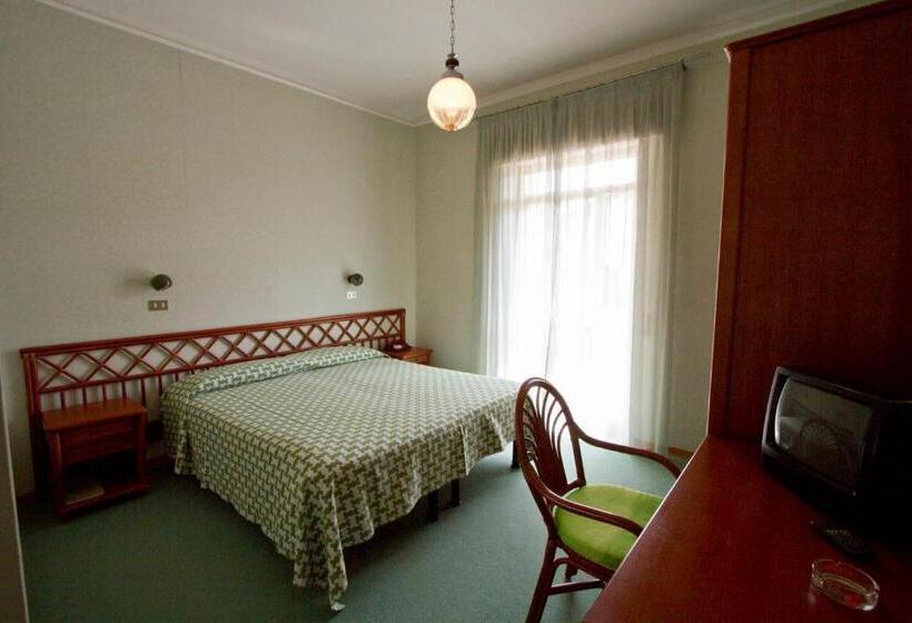 スタンダードトリプルルーム, Albergo Amici