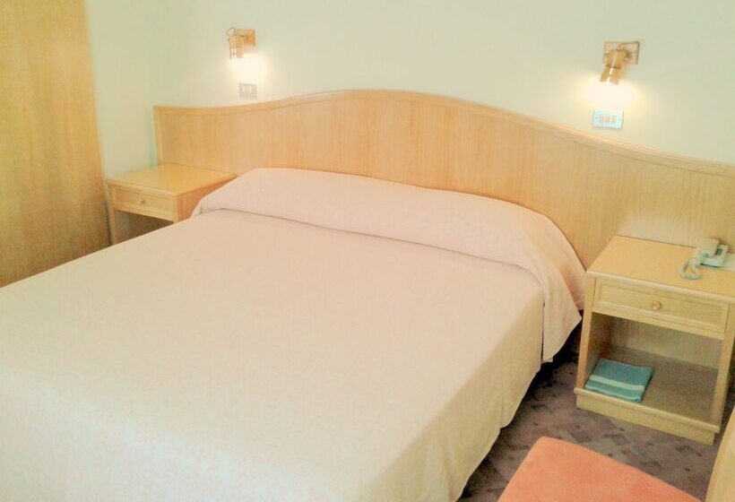 Quarto Triplo Estandar, Britannia