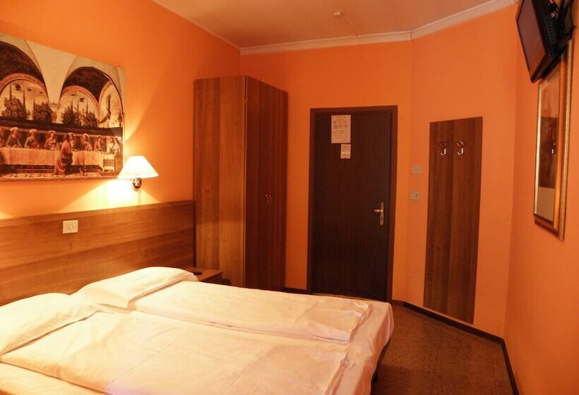 اتاق اکونومی, Corona