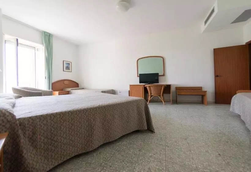 Camera Quadrupla Standard Vista Mare, Eden