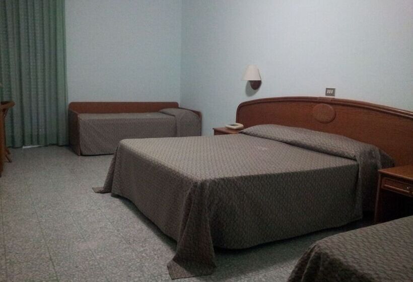 חדר סטנדרט לארבעה נוף לים, Eden