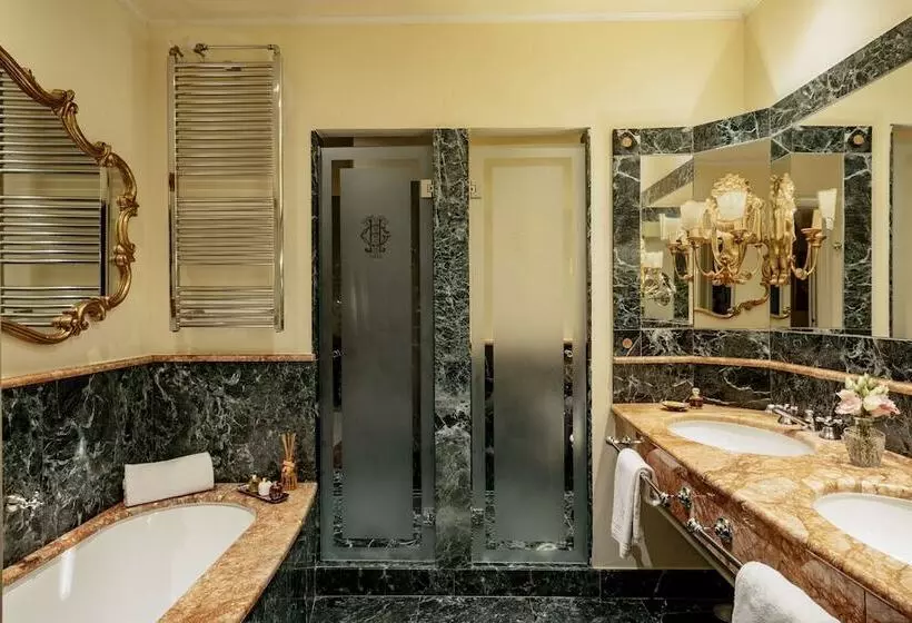 パークビューのデラックスルーム, Grand Hotel Tremezzo