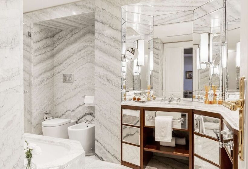 סוויטה עם טרסה, Grand Hotel Tremezzo