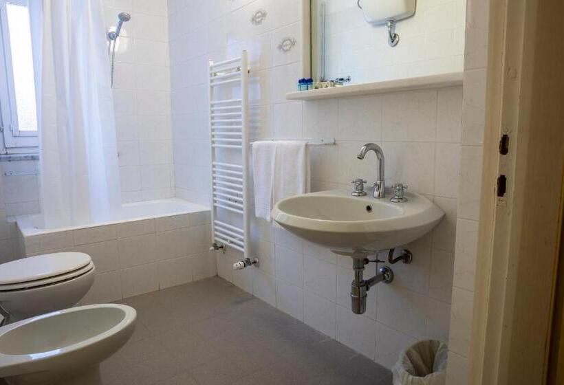 スタンダード４人部屋, Hermitage