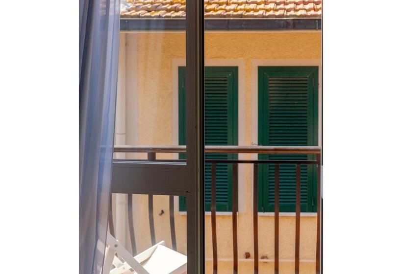 标准间, Il Telamonio