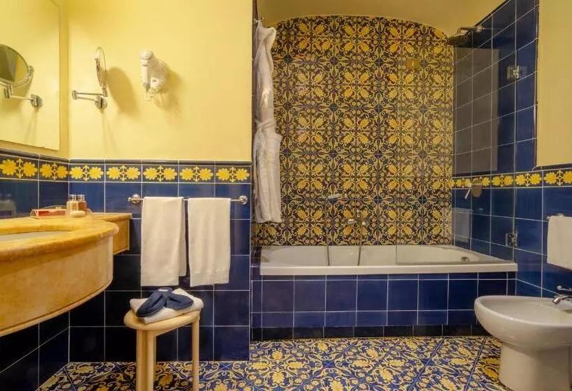 سوییت جونیور با چشم‌انداز دریا, Imperial Hotel Tramontano