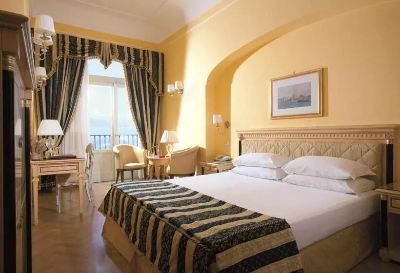اتاق سوپریور با چشم‌انداز دریا, Imperial Hotel Tramontano