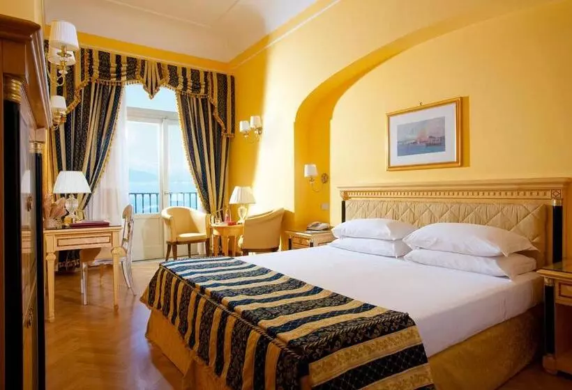 اتاق سه نفره سوپریور با چشم‌انداز دریا, Imperial Hotel Tramontano