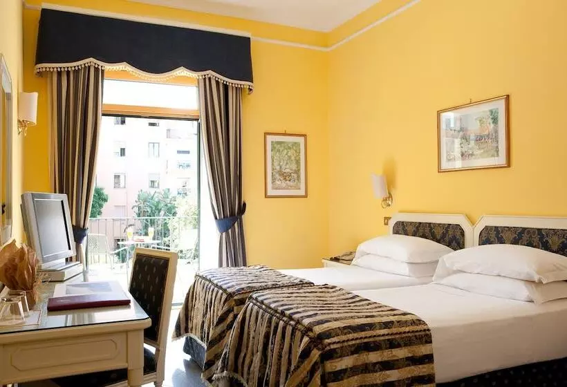 اتاق سوپریور با چشم‌انداز باغ, Imperial Hotel Tramontano