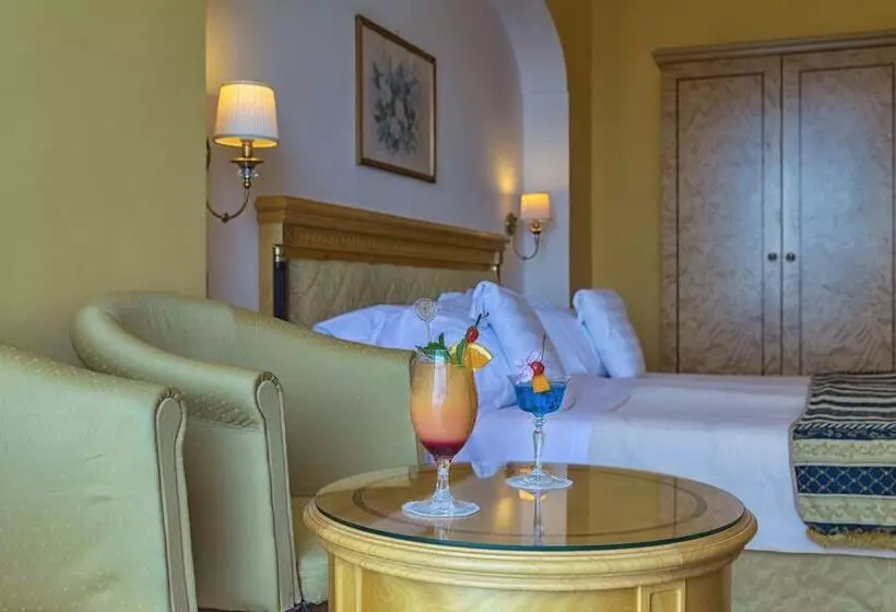 اتاق سوپریور با چشم‌انداز دریا, Imperial Hotel Tramontano
