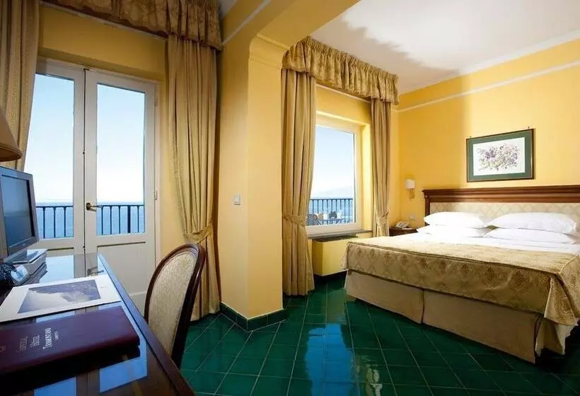 اتاق سه نفره سوپریور با چشم‌انداز دریا, Imperial Hotel Tramontano