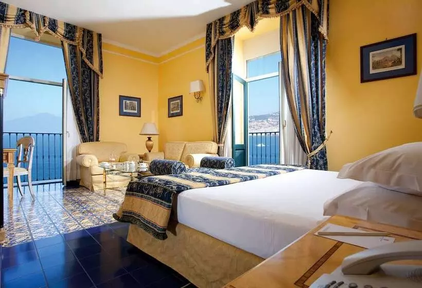 سوییت جونیور با چشم‌انداز دریا, Imperial Hotel Tramontano