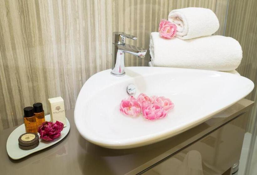 חדר סופריור, Jolanda