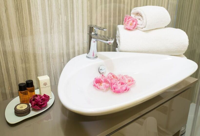 סוויטת ג'וניור, Jolanda