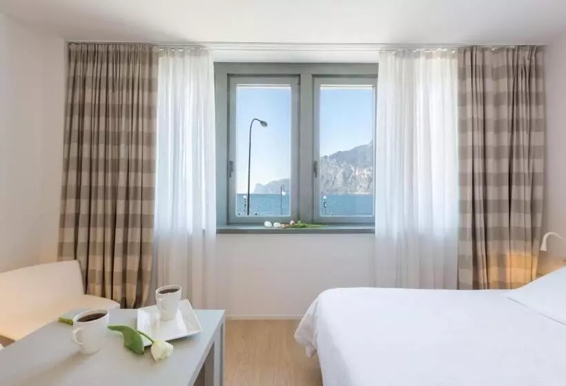 Standard-huone Järvinäkymä, Lago Di Garda