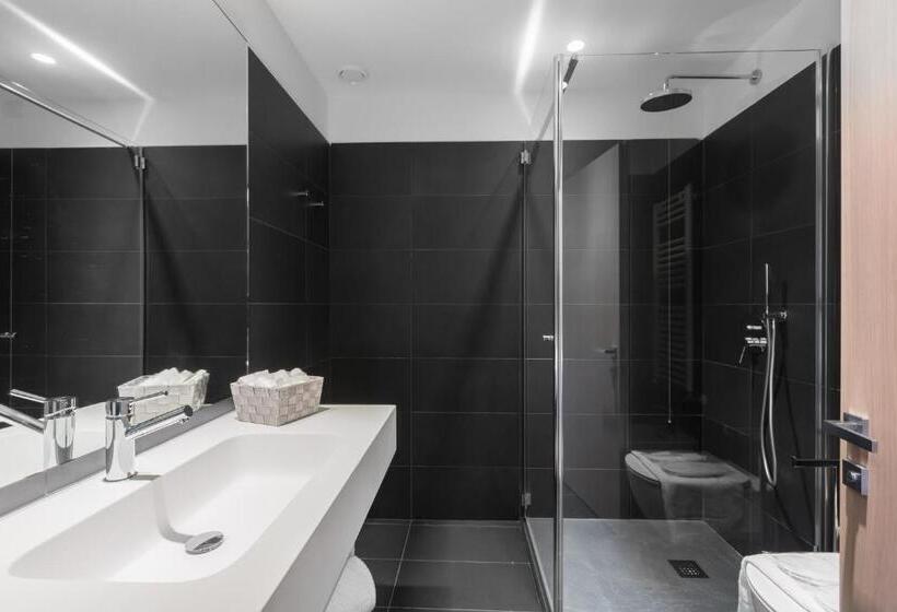 Superior room with lake view, Lago Di Garda