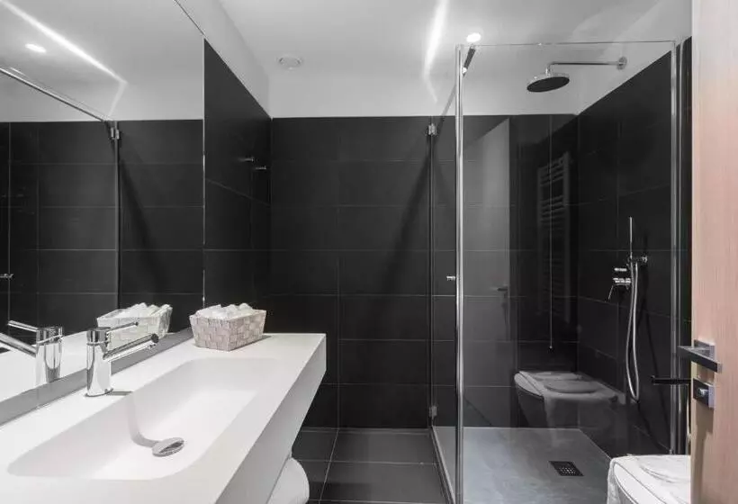 Superior room with lake view, Lago Di Garda