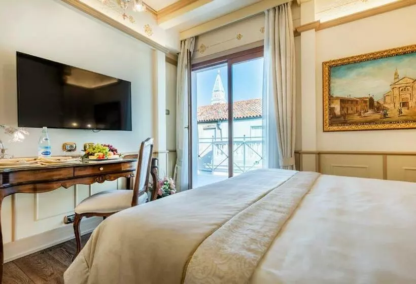 Camera Executive, Monaco & Grand Canal