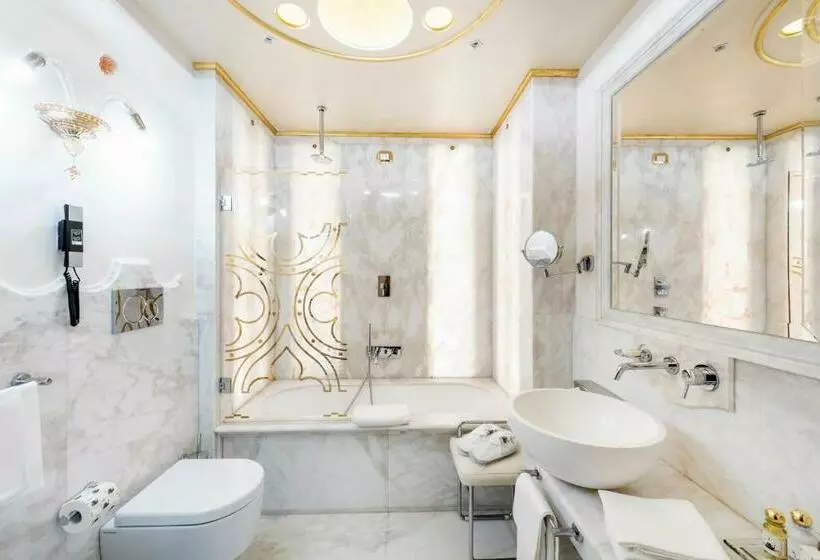 Camera Executive, Monaco & Grand Canal