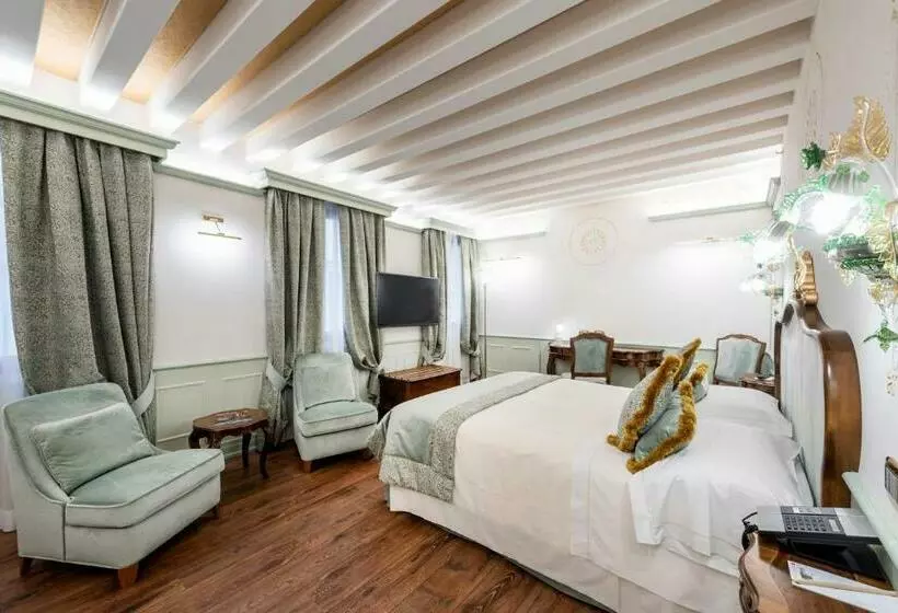Suite Junior, Monaco & Grand Canal