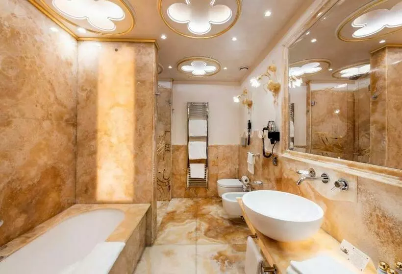 Suite Junior, Monaco & Grand Canal