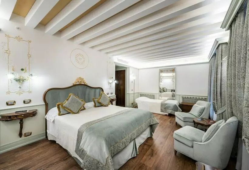 Suite Junior, Monaco & Grand Canal