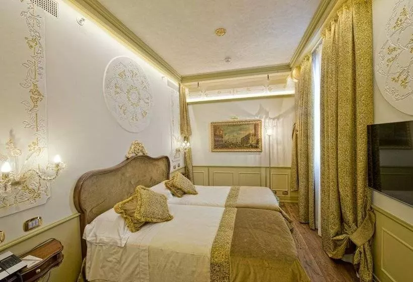 Suite Junior, Monaco & Grand Canal