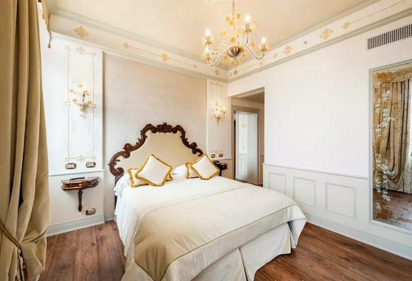 Suite, Monaco & Grand Canal