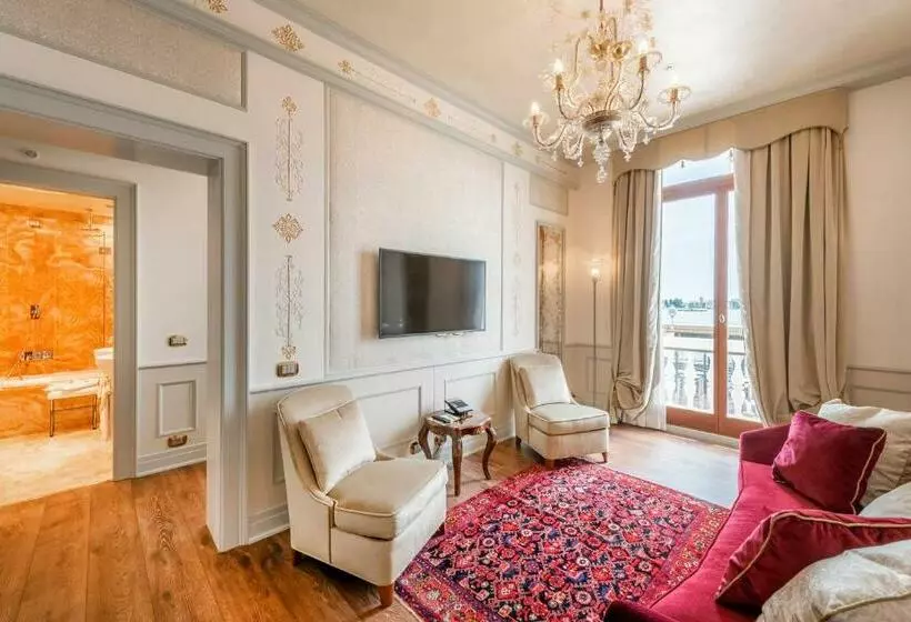 Suite, Monaco & Grand Canal