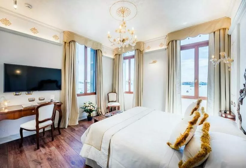Suite, Monaco & Grand Canal