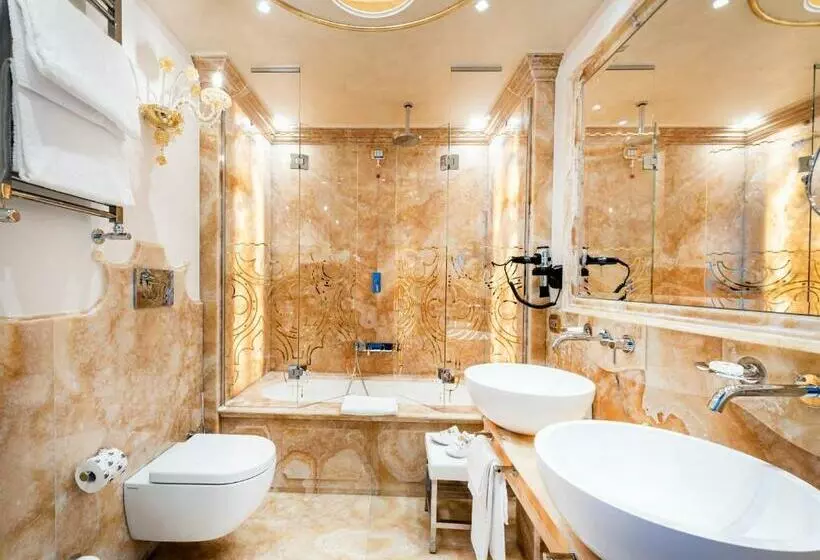 Suite, Monaco & Grand Canal