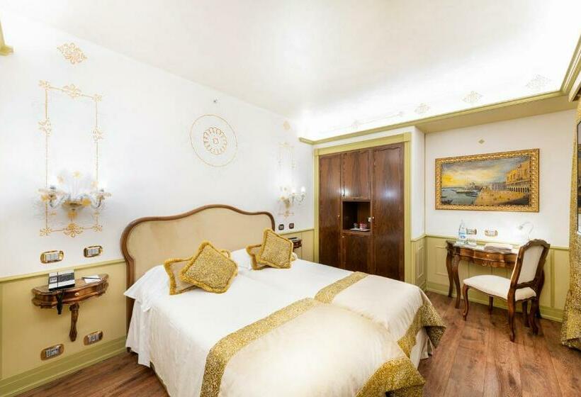 Номер Deluxe, Monaco & Grand Canal