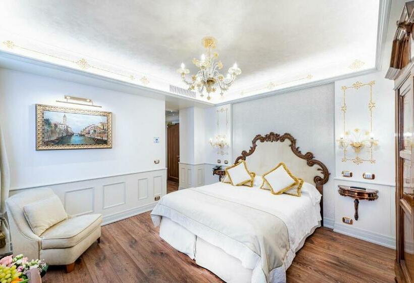 Номер Deluxe, Monaco & Grand Canal