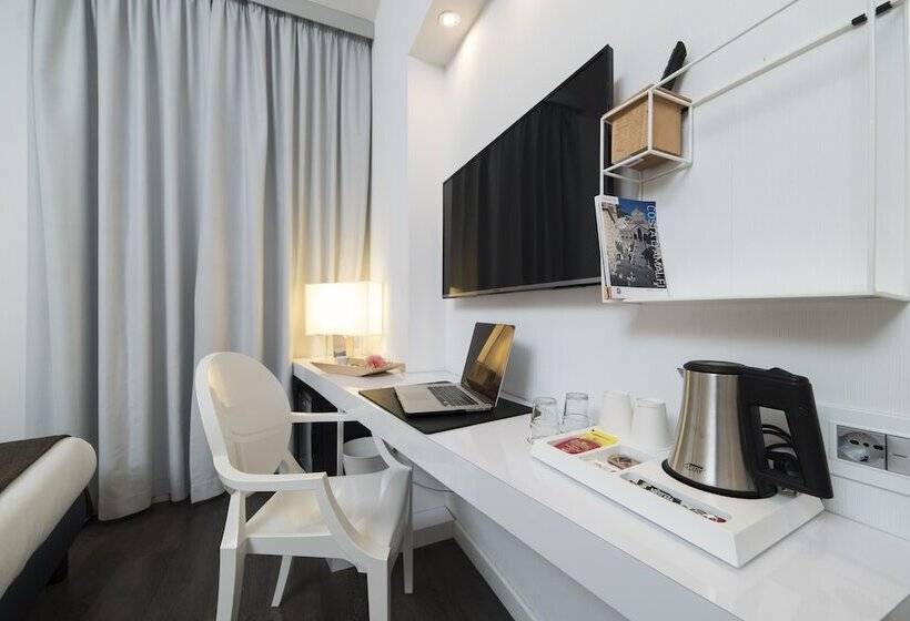 اتاق کلاسیک, Montestella