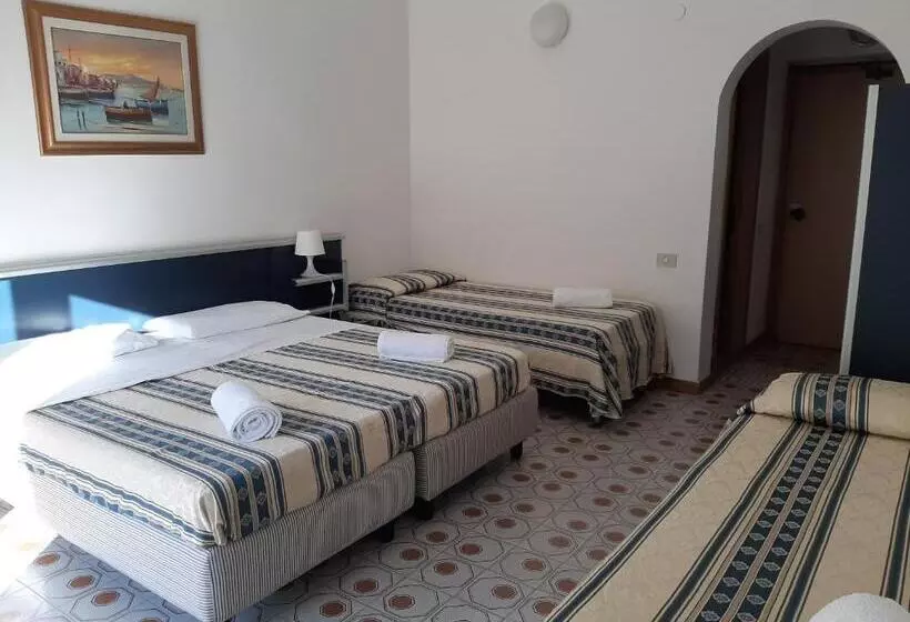 اتاق لوکس چهار تخته, Parco Delle Rose