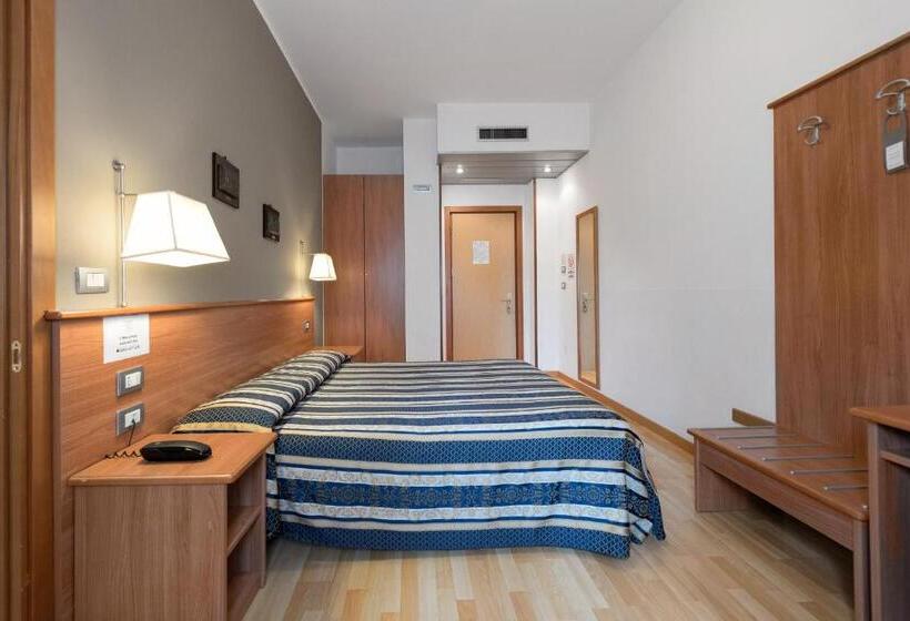 اتاق استاندارد, Piccolo