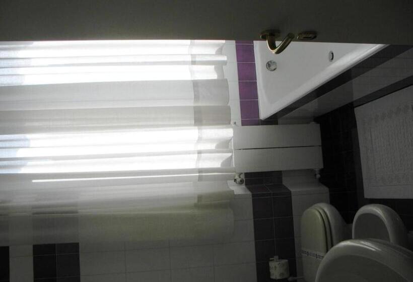 غرفة قياسية مزوَّدة بتراس, Progresso