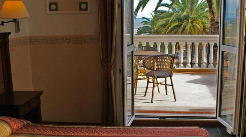 غرفة قياسية مزوَّدة بتراس, Progresso