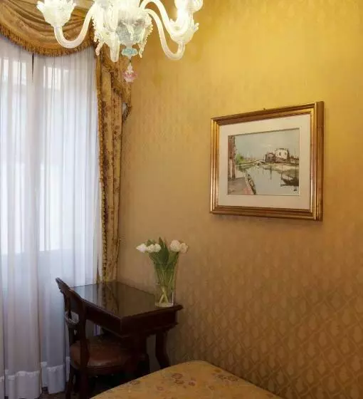 Classic Single Room