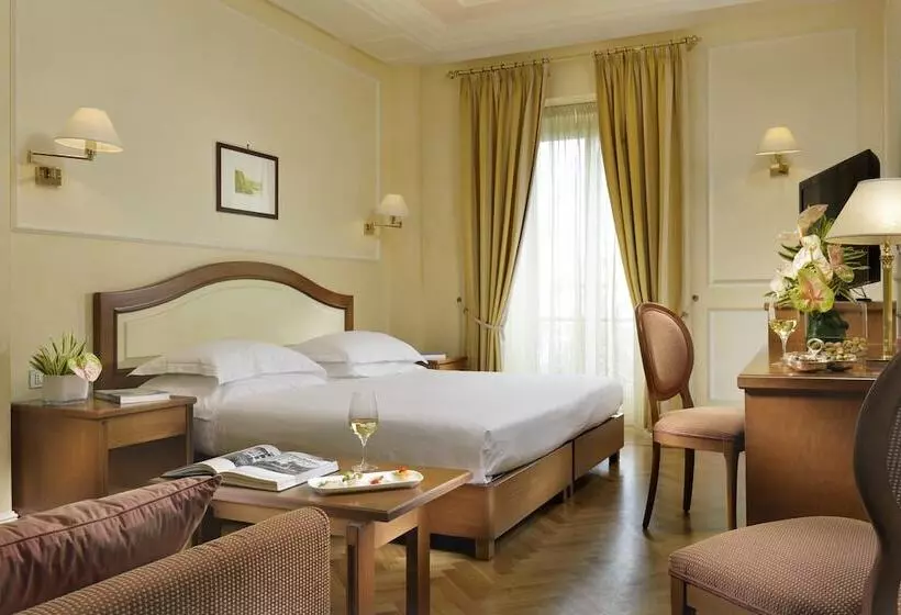 景色の見えるジュニアスイート, Royal Hotel Sanremo