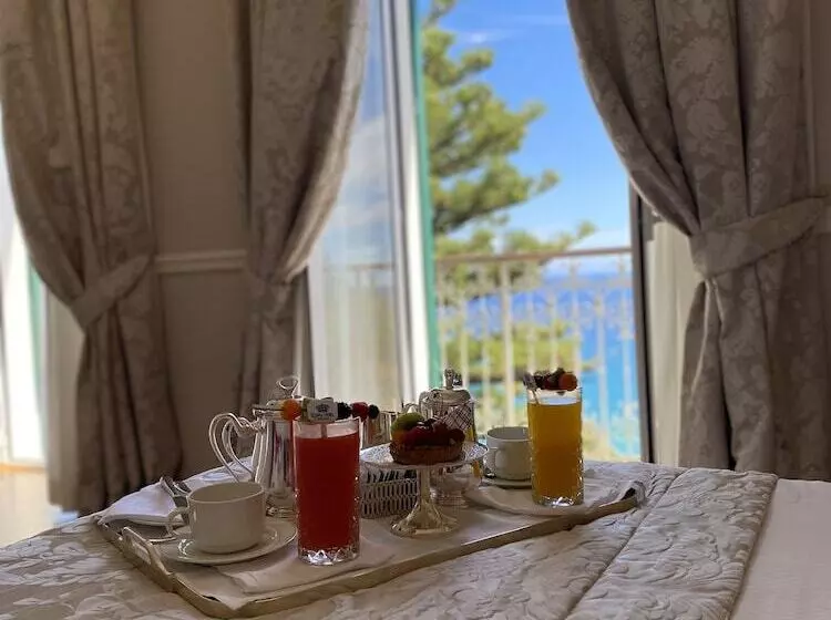オーシャンビュースイート, Royal Hotel Sanremo